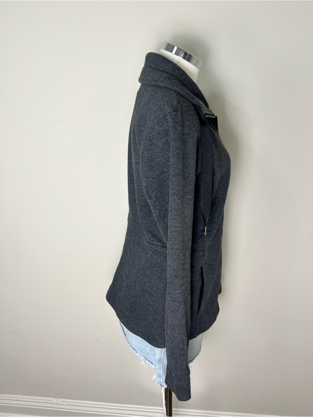 Lululemon Womens &go Take Off Jacket Size 6 Gray Full Zip Athletic Running - Picture 10 of 14